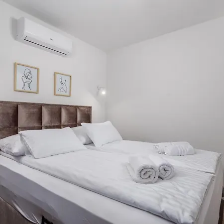 Apartmani Dogas Crikvenica Exterior foto